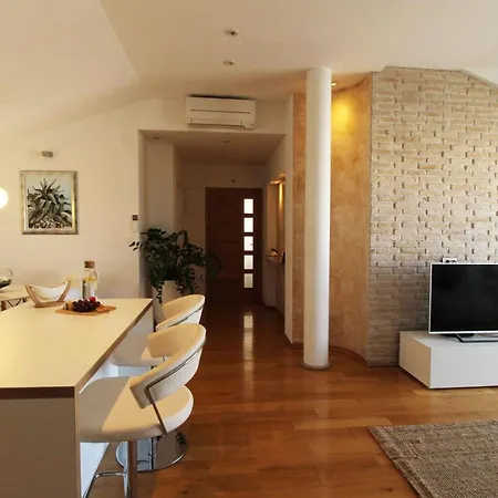 Ema Near Appartamento