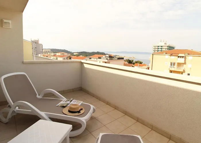 Ema Near מאקרסקה