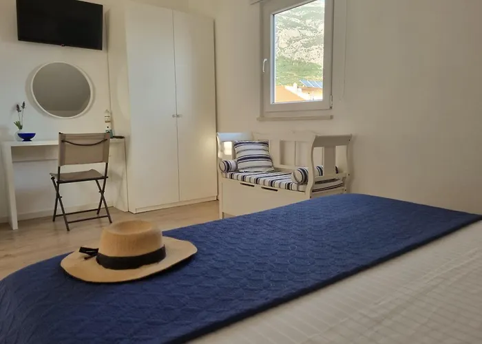 Ema Near * מאקרסקה