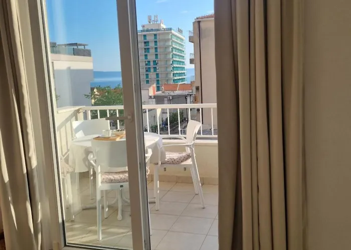 Ema Near * מאקרסקה