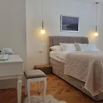 Apartment Ema Near Makarska