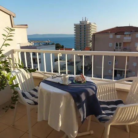 Ema Near Beach * Makarska