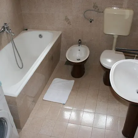 Apartament Ema Near Beach