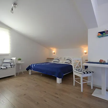 Ema Near Apartment *