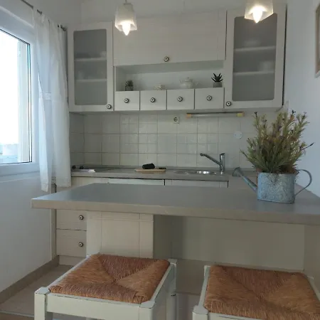 Ema Near Beach Apartament Makarska
