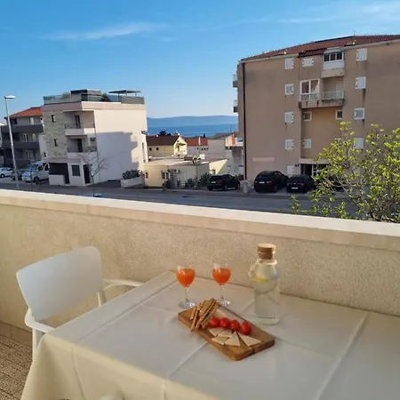 Ema Near Beach Makarska