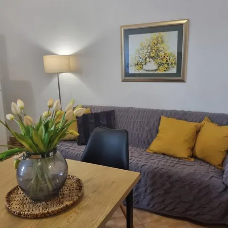 Ema Near Apartment *