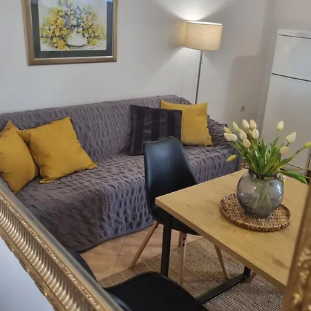 Ema Near Beach Apartament Makarska