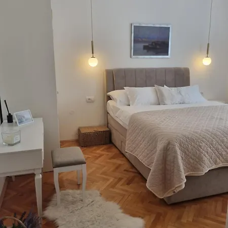 Ema Near Beach Apartament Makarska