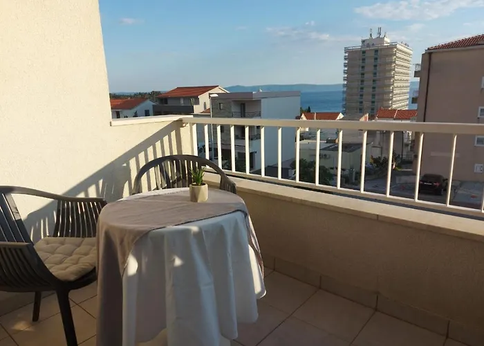 Апартаменти Ema Near *