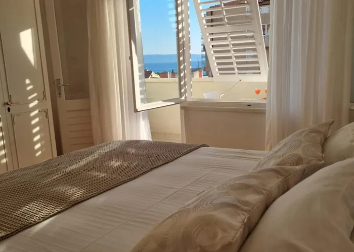 Ema Near Apartman Makarska